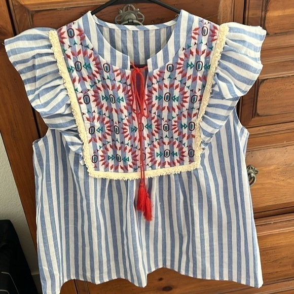 Women’s Blue And White Striped Blouse With Embroidery Size Large NWOT - Picture 4 of 8